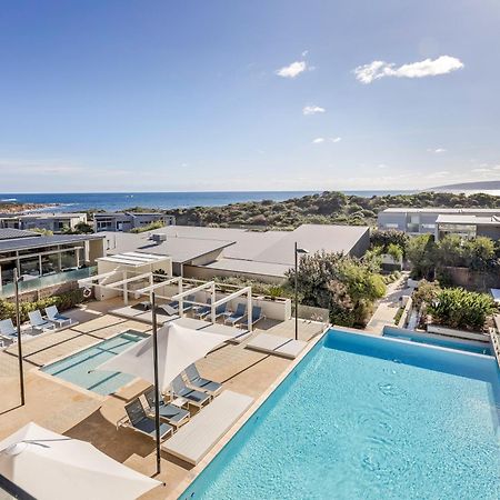 Smiths Beach Resort Яллингап Экстерьер фото The pool at the Bayview Hotel
